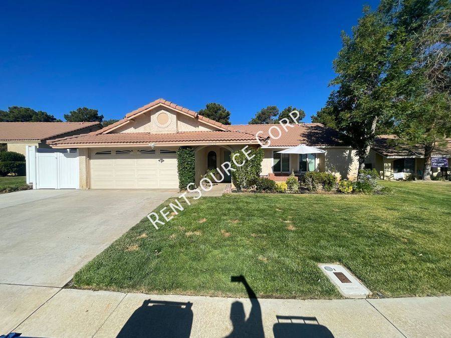 House for rent at 40739 Via Nuevo, Palmdale, CA 93551