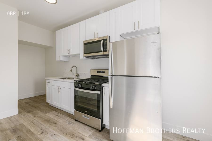 Apartment for rent at 1623 N Mariposa Ave #105, Los Angeles, CA 90027