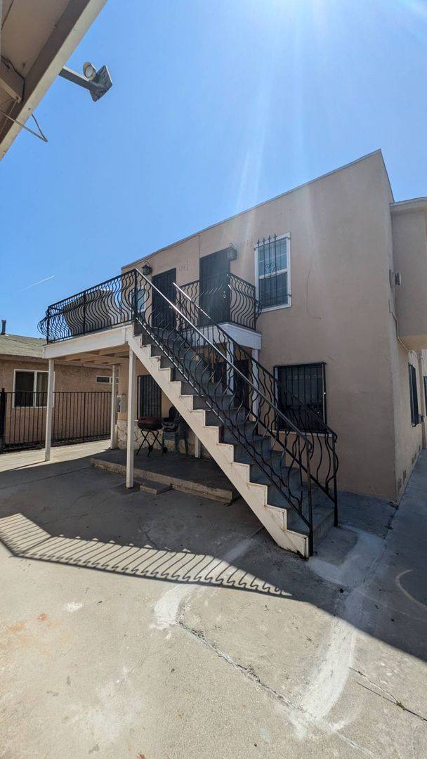 Apartment for rent at 132 - 136 1 2 W, Los Angeles, CA 90061
