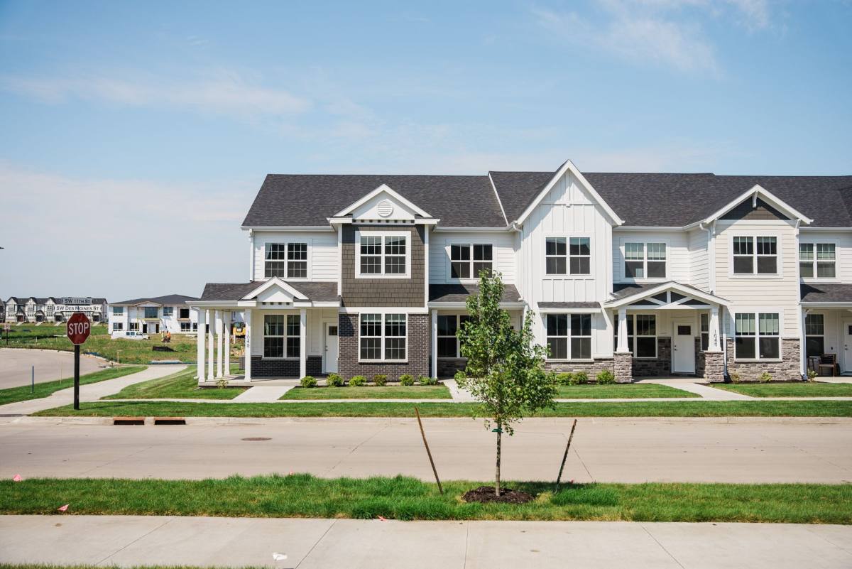 Apartment for rent at 1048 SW Des Moines St, Ankeny, IA 50023