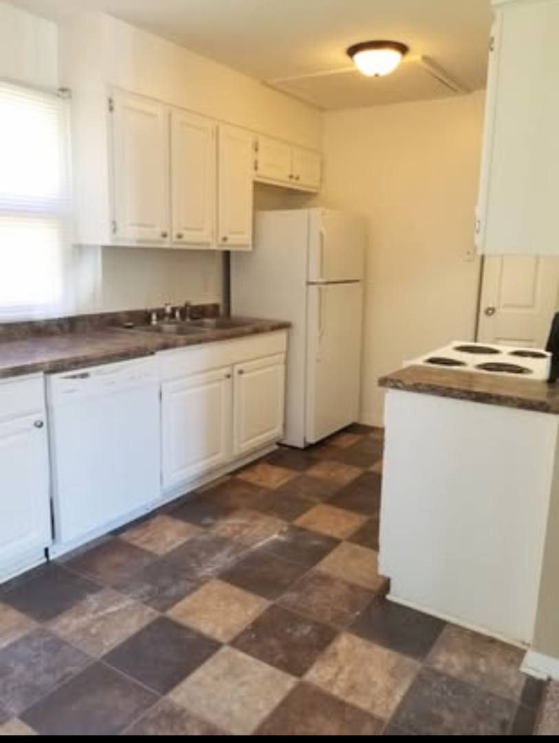 Apartment for rent at 17 Sutton Court, Bettendorf, IA 52722