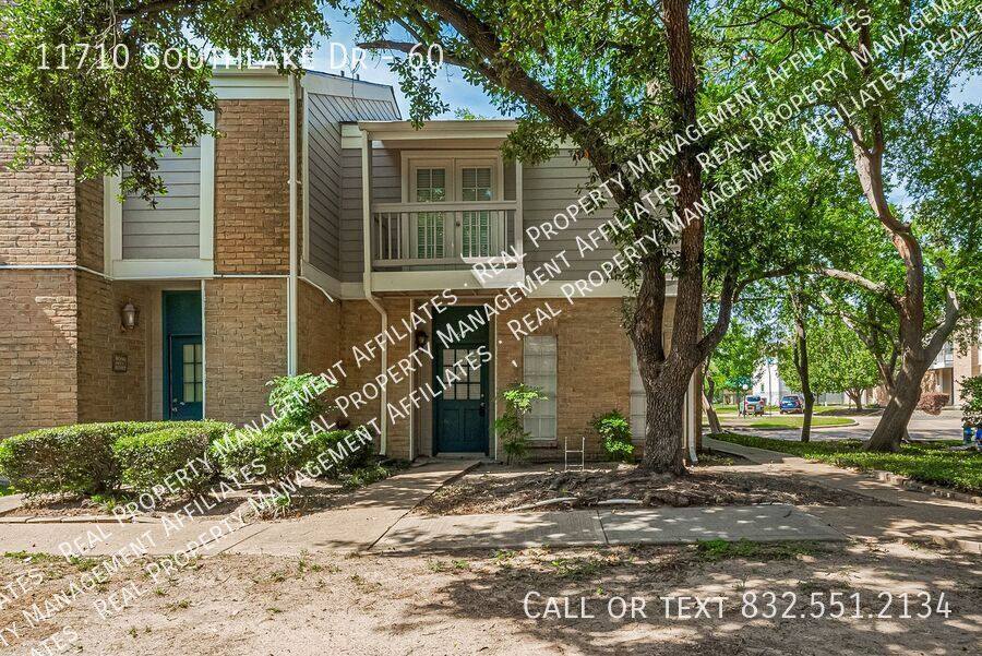 Townhouse for rent at 11710 Southlake Dr #60, Houston, TX 77077