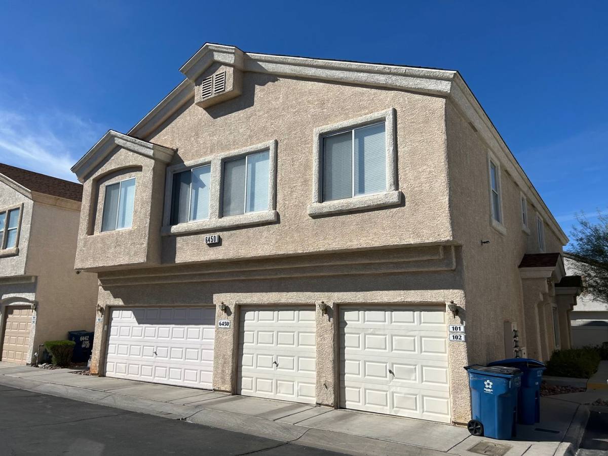 Townhouse for rent at 6450 Stone Dry Ave, Henderson, NV 89011