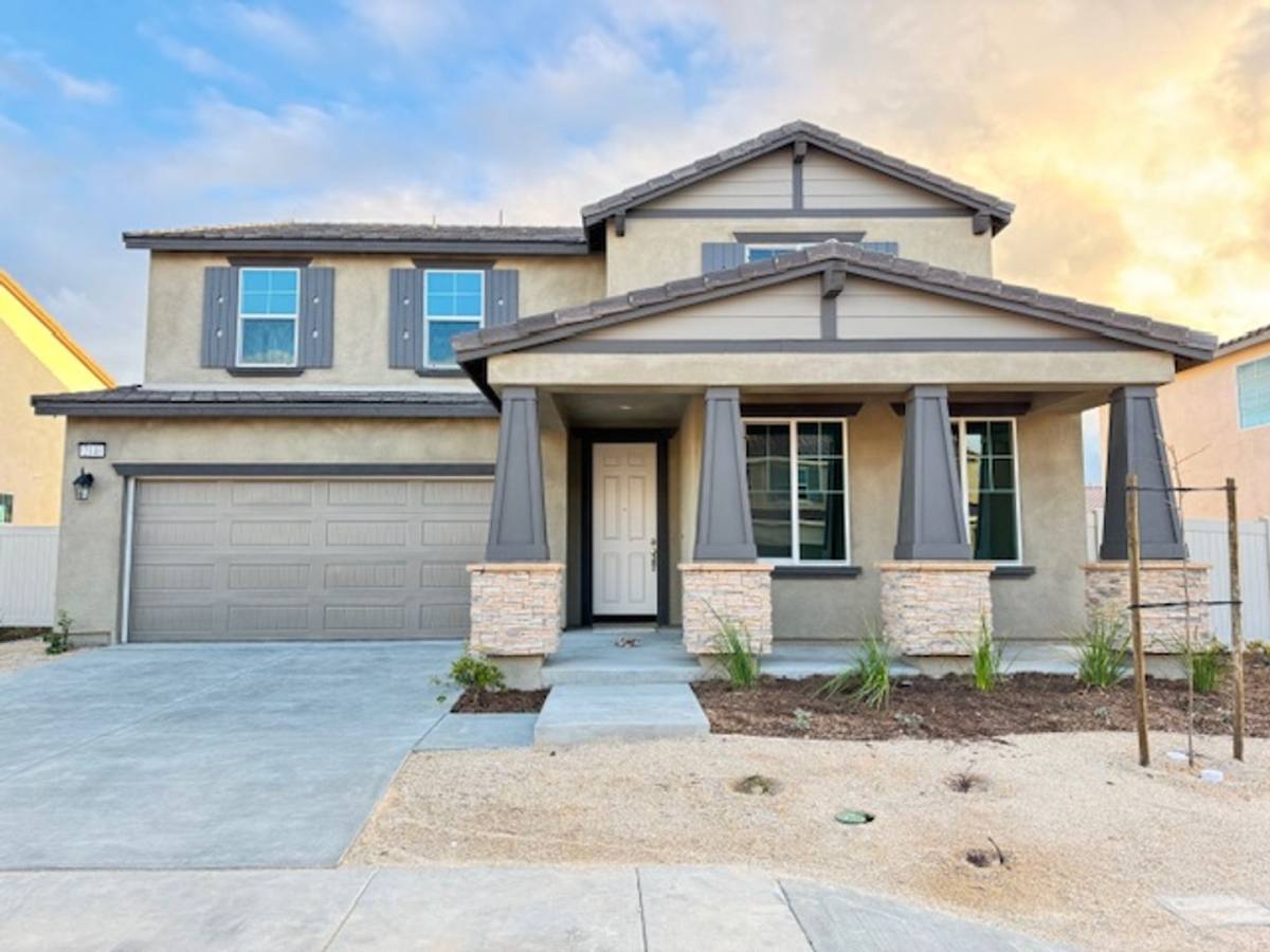 House for rent at 2140 E Jackman St, Lancaster, CA 93535