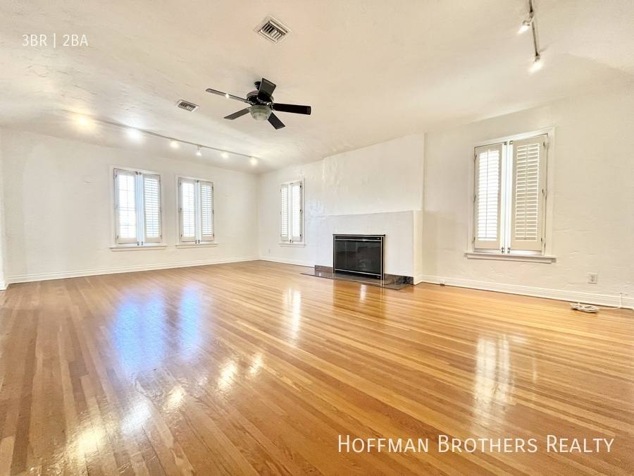 Apartment for rent at 122 N Detroit Ave #122A, Los Angeles, CA 90036