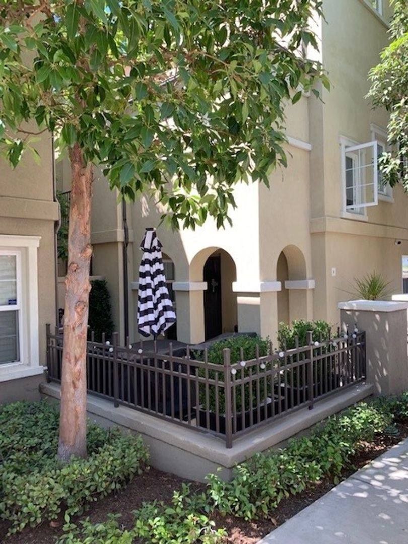 Townhouse for rent at 8 Via Amanti, Newport Coast, CA 92657