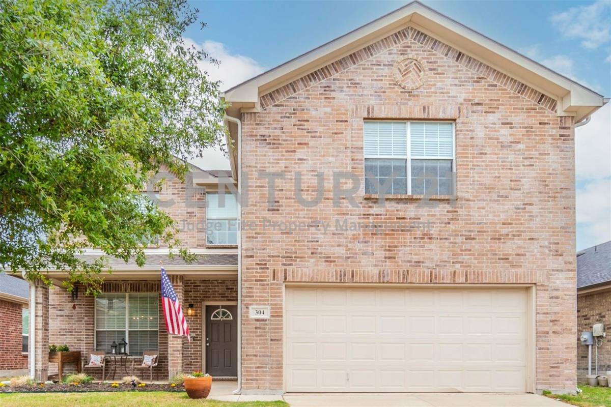 House for rent at 304 Turquoise Dr, Fort Worth, TX 76131