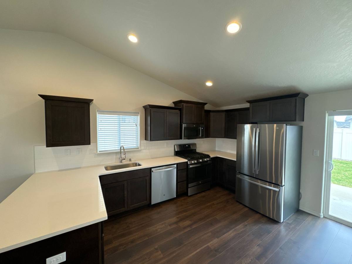 House for rent at 6109 Coolidge Rd, Yakima, WA 98903