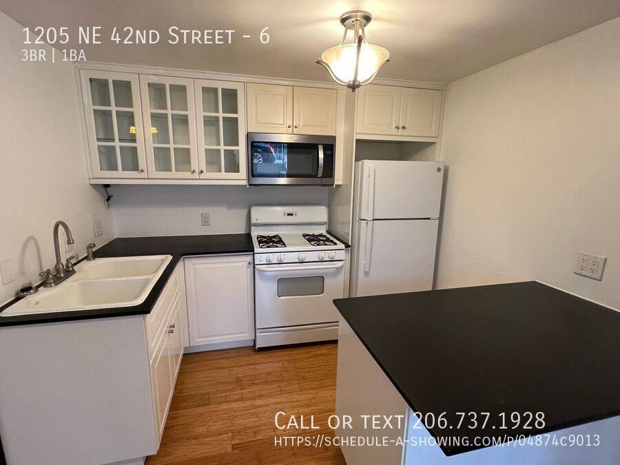 Apartment for rent at 1205 NE 42nd St #6, Seattle, WA 98105