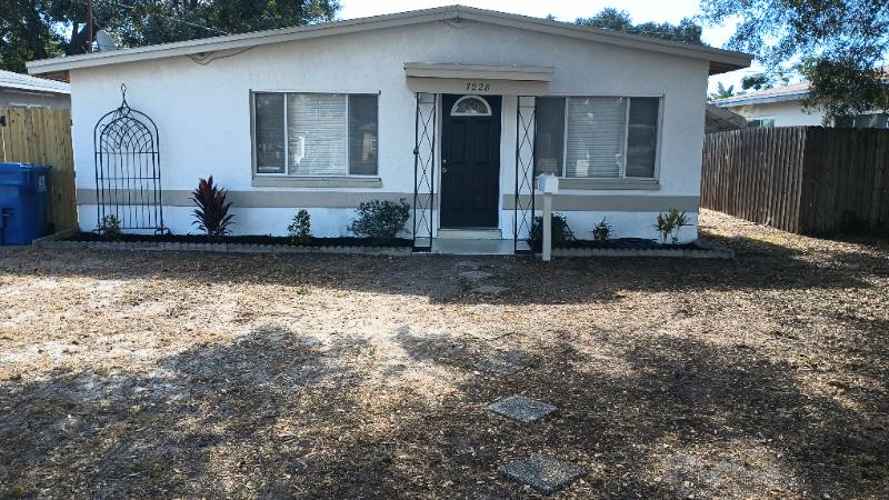 House for rent at 7228 35th Ave N, Saint Petersburg, FL 33710