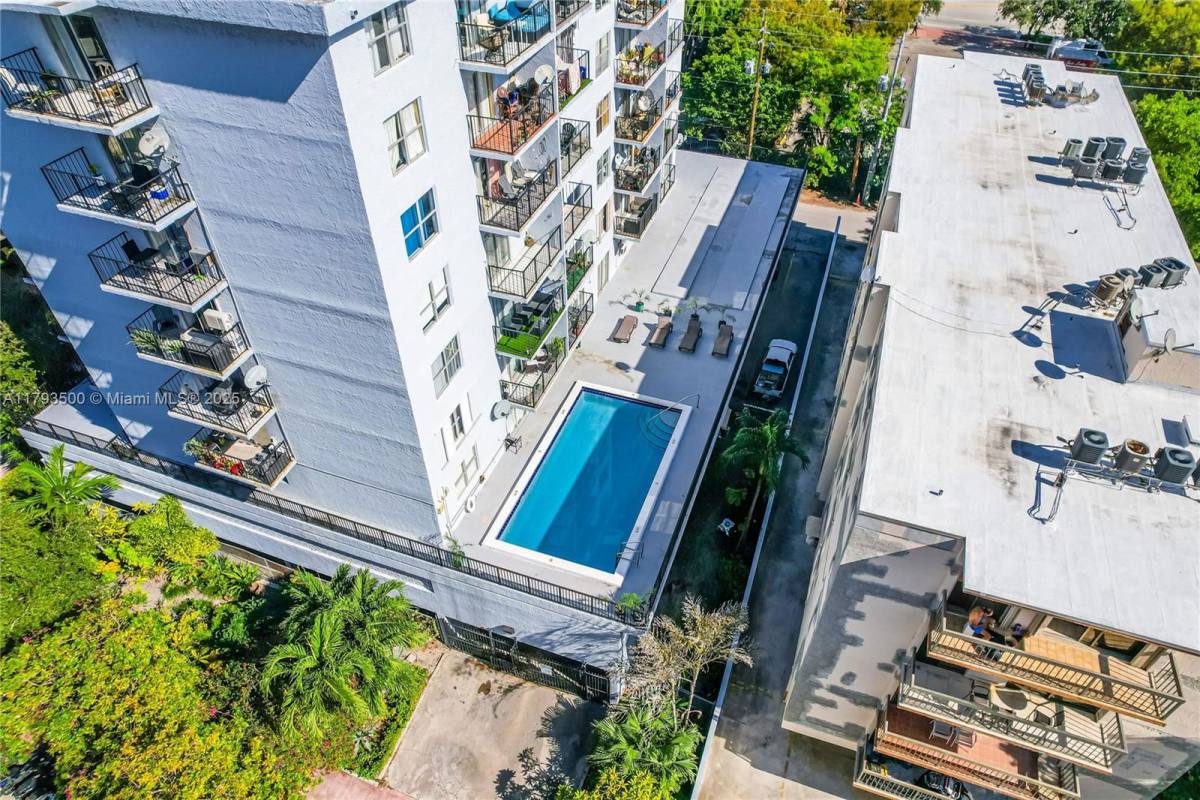 Apartment for rent at 899 W Ave #7H, Miami Beach, FL 33139