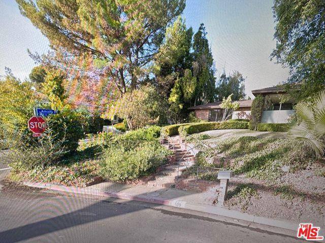 House for rent at 809 Toulon Dr, Pacific Palisades, CA 90272