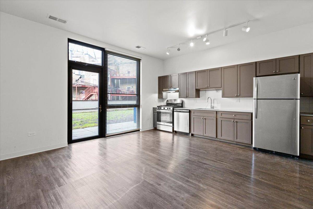 Apartment for rent at 830 N Milwaukee Ave, Chicago, IL 60642