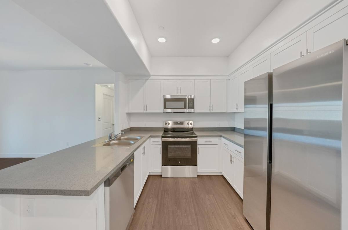 Apartment for rent at 300 E Shannon Parkway #118-3RD Story, Visalia, CA 93291