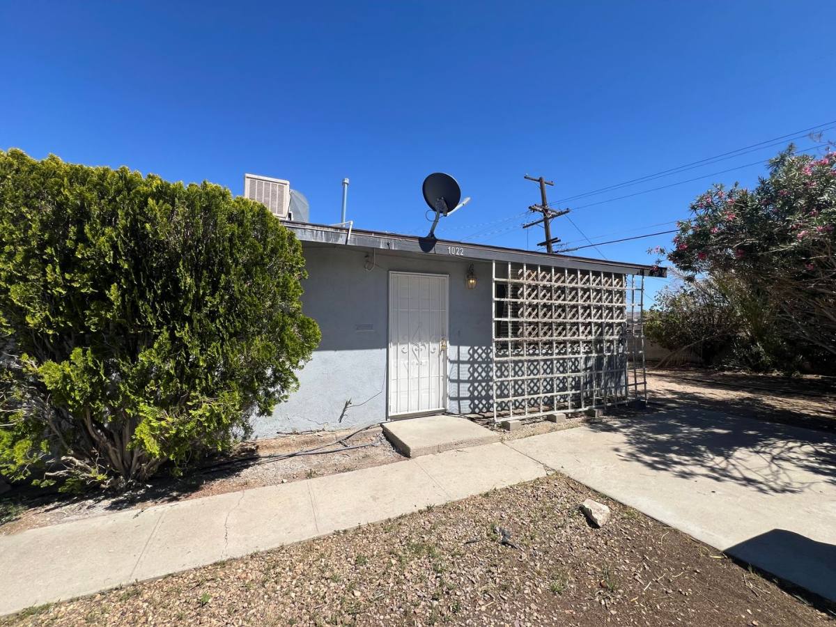 Apartment for rent at 1020-1022 E Navajo St, Barstow, CA 92311