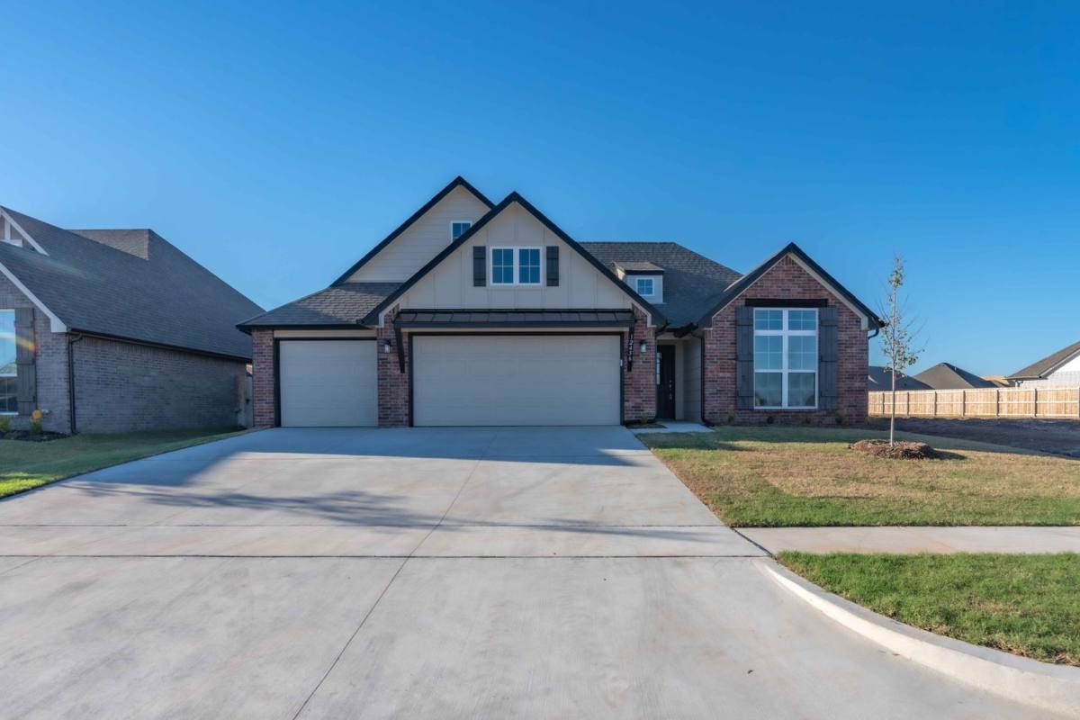 House for rent at 12456 S Lakewood Ave, Bixby, OK 74008
