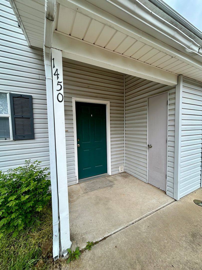 Apartment for rent at 1364-1454 S Sequoyah Court, Fayetteville, AR 72701