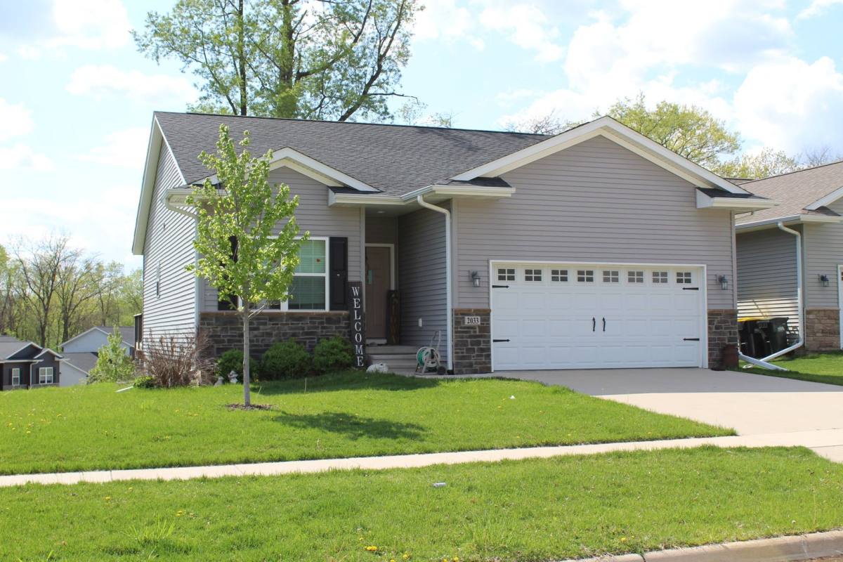House for rent at 2033 Mackinaw Dr, Iowa City, IA 52245