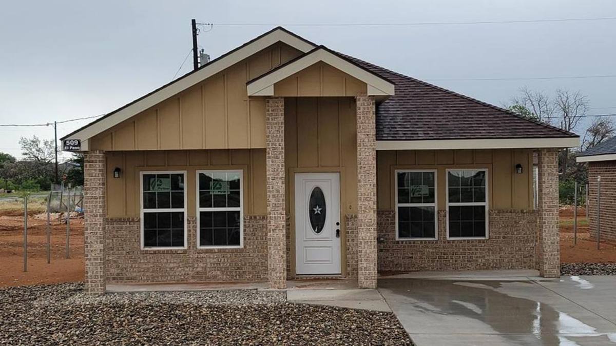 House for rent at 509 El Paso, Wickett, TX 79788