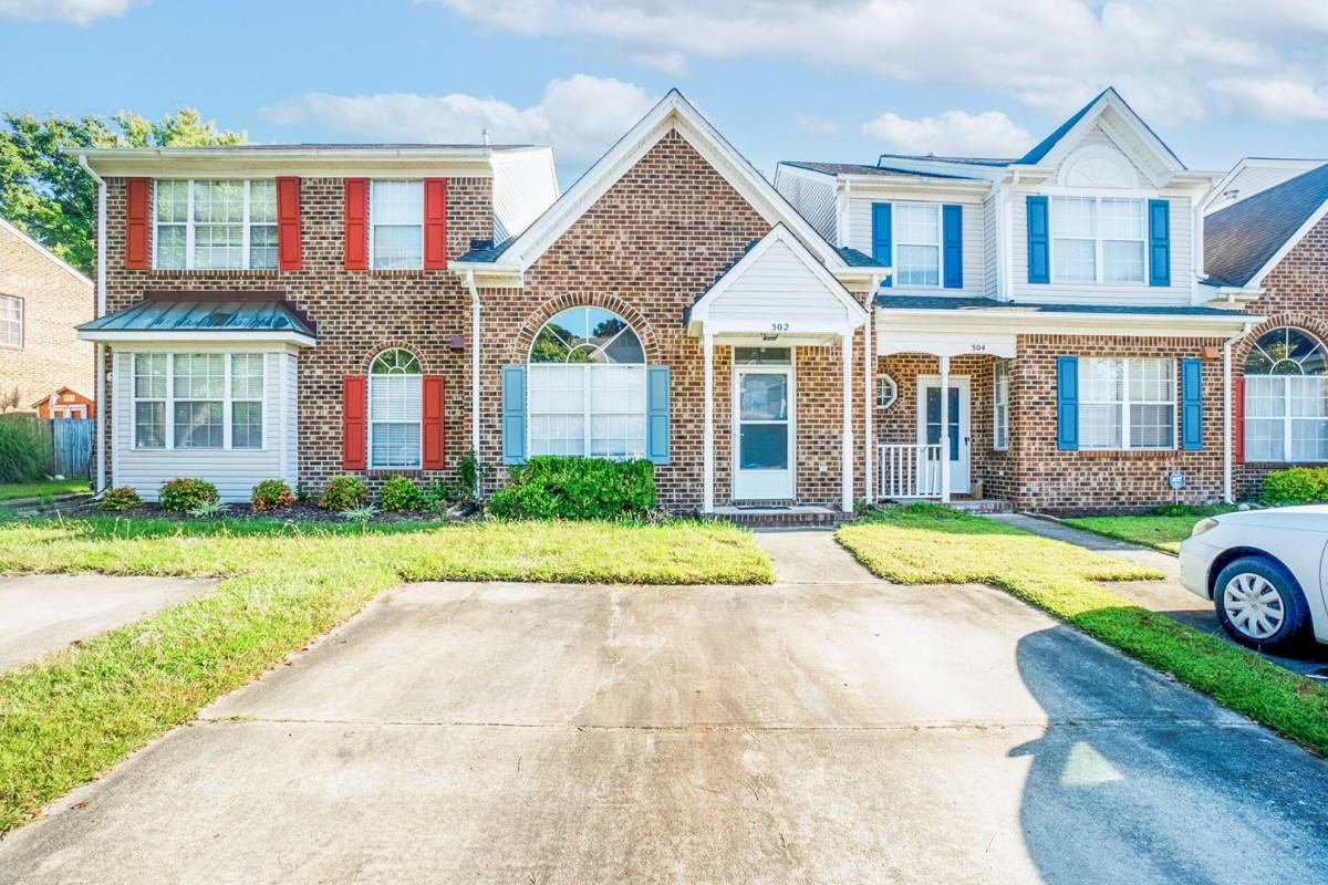 Townhouse for rent at 502 S Lake Circle, Chesapeake, VA 23322