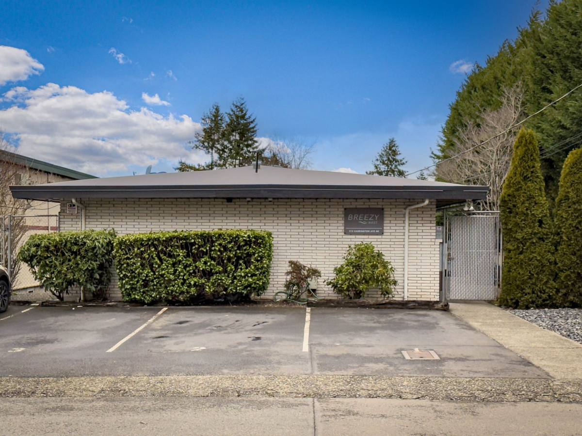 Apartment for rent at 913 Harrington Ave NE, Renton, WA 98056