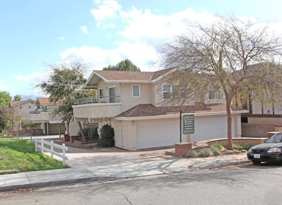 Townhouse for rent at 5302 Colodny Dr, Agoura Hills, CA 91301