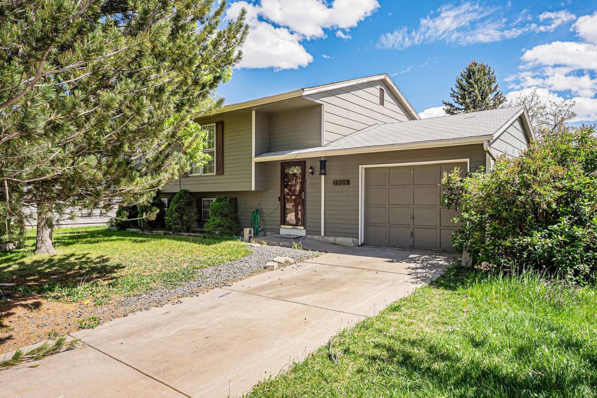 House for rent at 2808 W 99th Circle, Denver, CO 80260