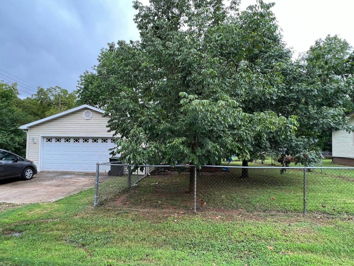 House for rent at 113 Rea St, Hollister, MO 65672