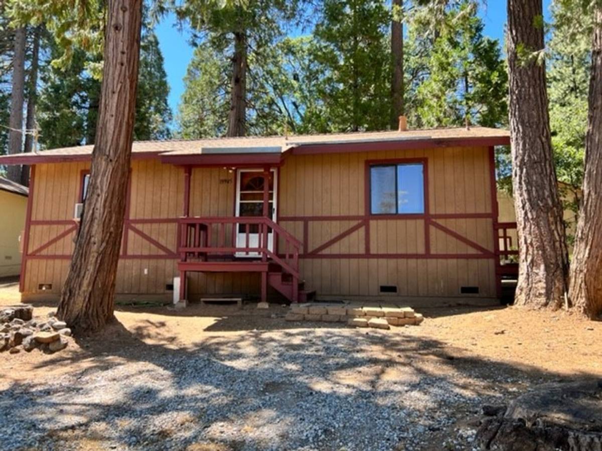 House for rent at 19945 L St, Twain Harte, CA 95383