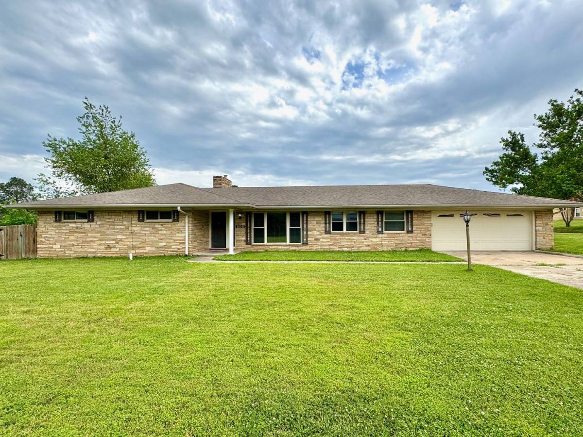 House for rent at 606 Oklahoma Ave, McAlester, OK 74501