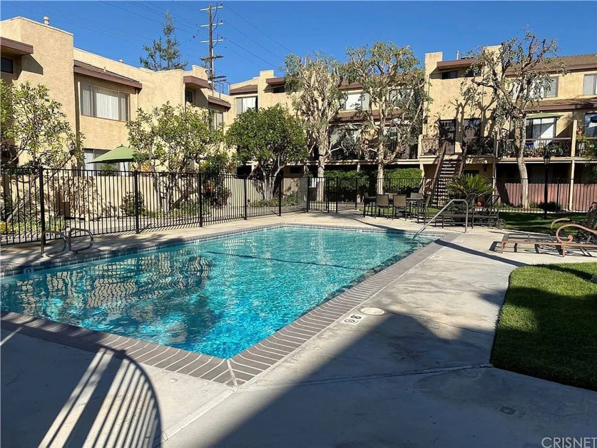 Townhouse for rent at 22038 Vanowen St, Canoga Park, CA 91303