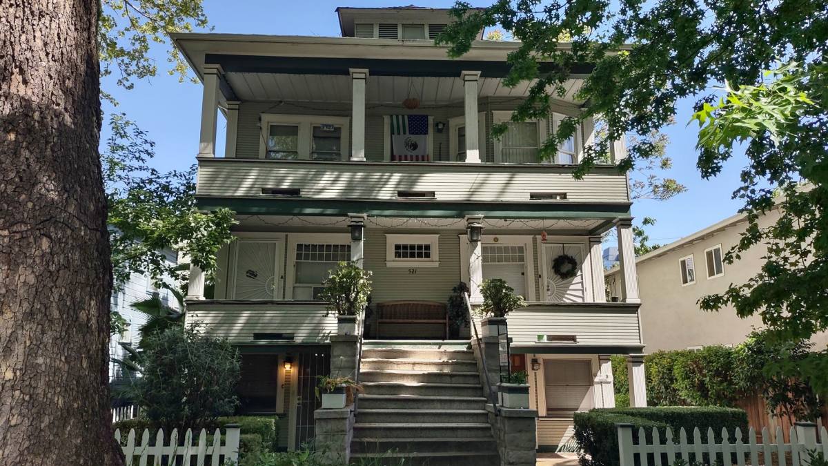 Apartment for rent at 521 T St, Sacramento, CA 95811