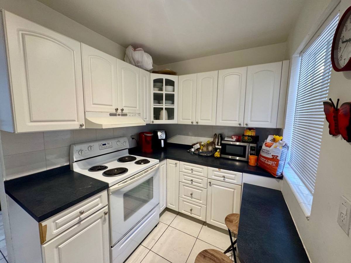 Apartment for rent at 2380 Diana Dr, Hallandale, FL 33009