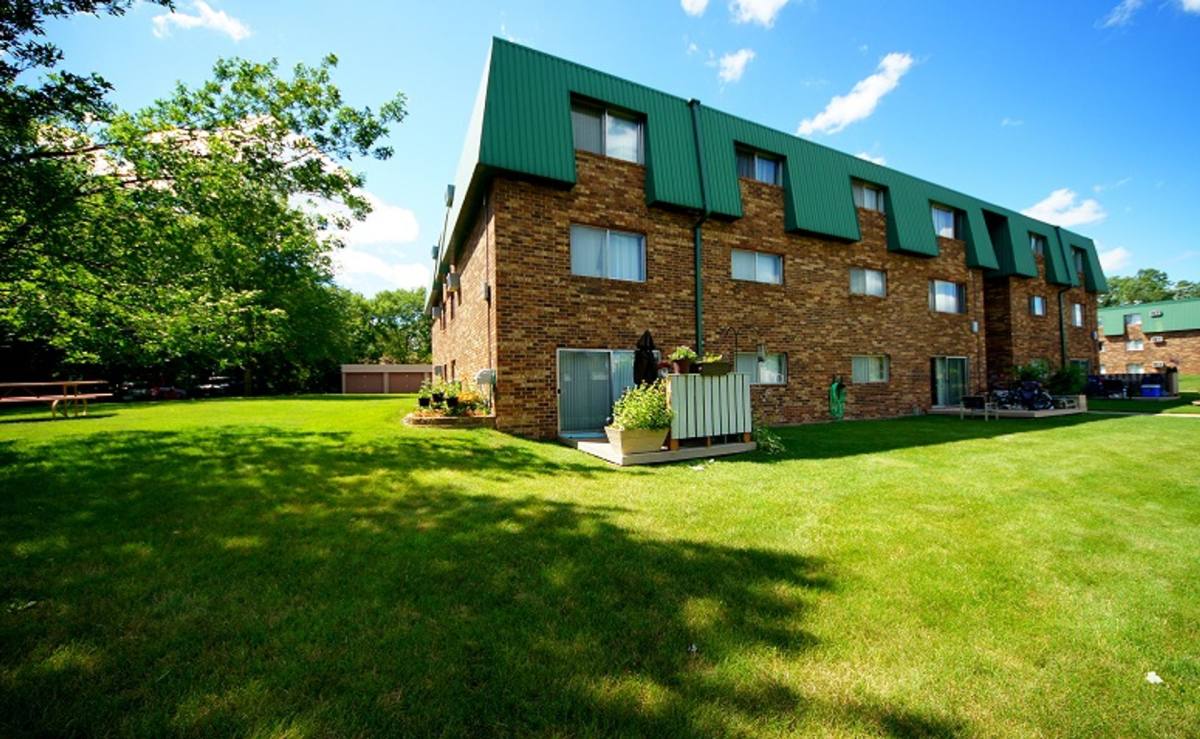 Apartment for rent at 815 825 Driftwood Dr, Saint Cloud, MN 56303