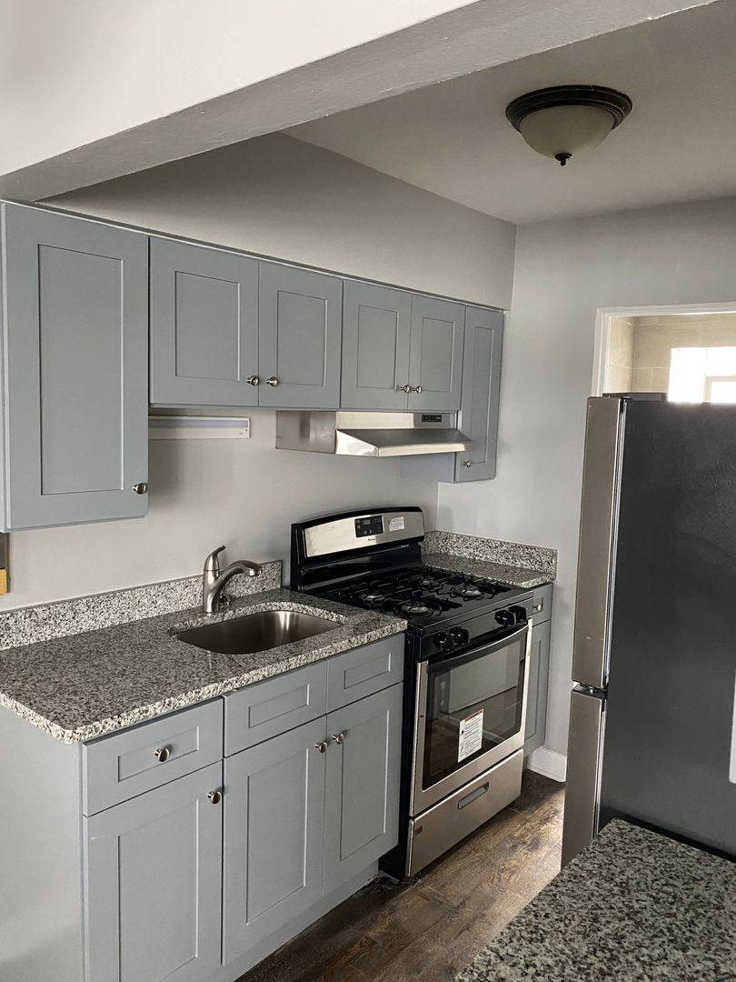 Apartment for rent at 8700-06 S Troy Ave, Evergreen Park, IL 60805