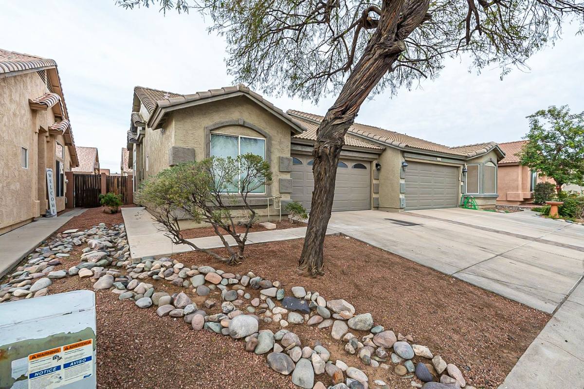 House for rent at 6610 E University Dr, Mesa, AZ 85205