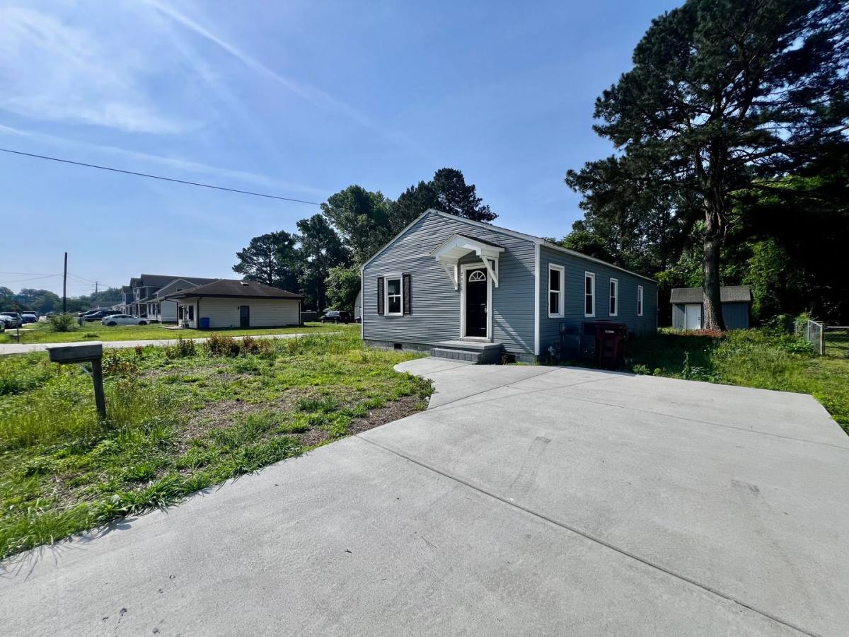 House for rent at 2610 Omar St, Chesapeake, VA 23324