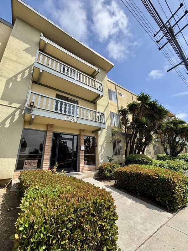 Apartment for rent at 12500 Culver Blvd #211, Los Angeles, CA 90066