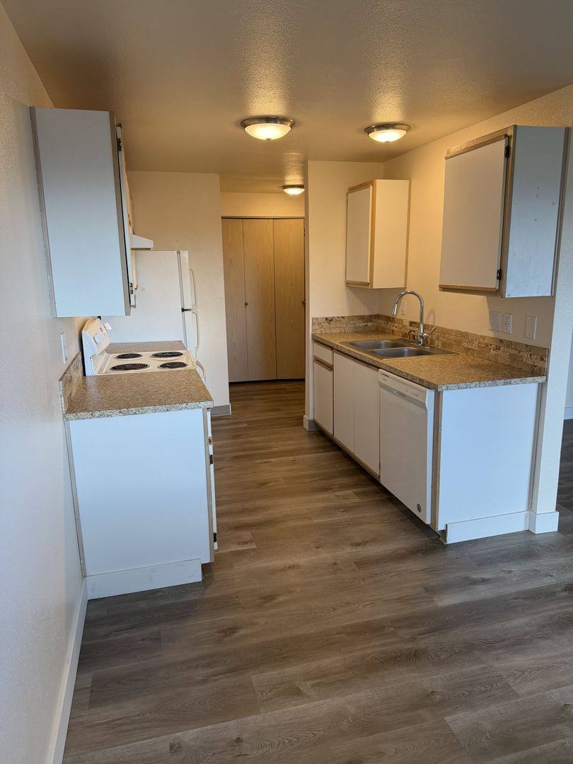 Apartment for rent at 295 Colt Lane, Salem, OR 97301