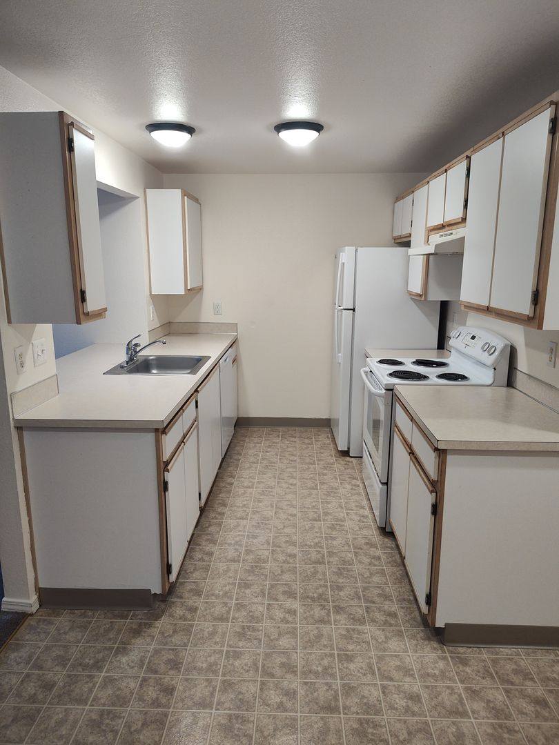 Apartment for rent at 295 Colt Lane, Salem, OR 97301