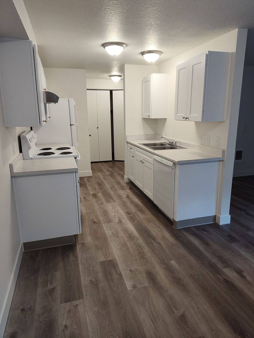 Apartment for rent at 295 Colt Lane, Salem, OR 97301