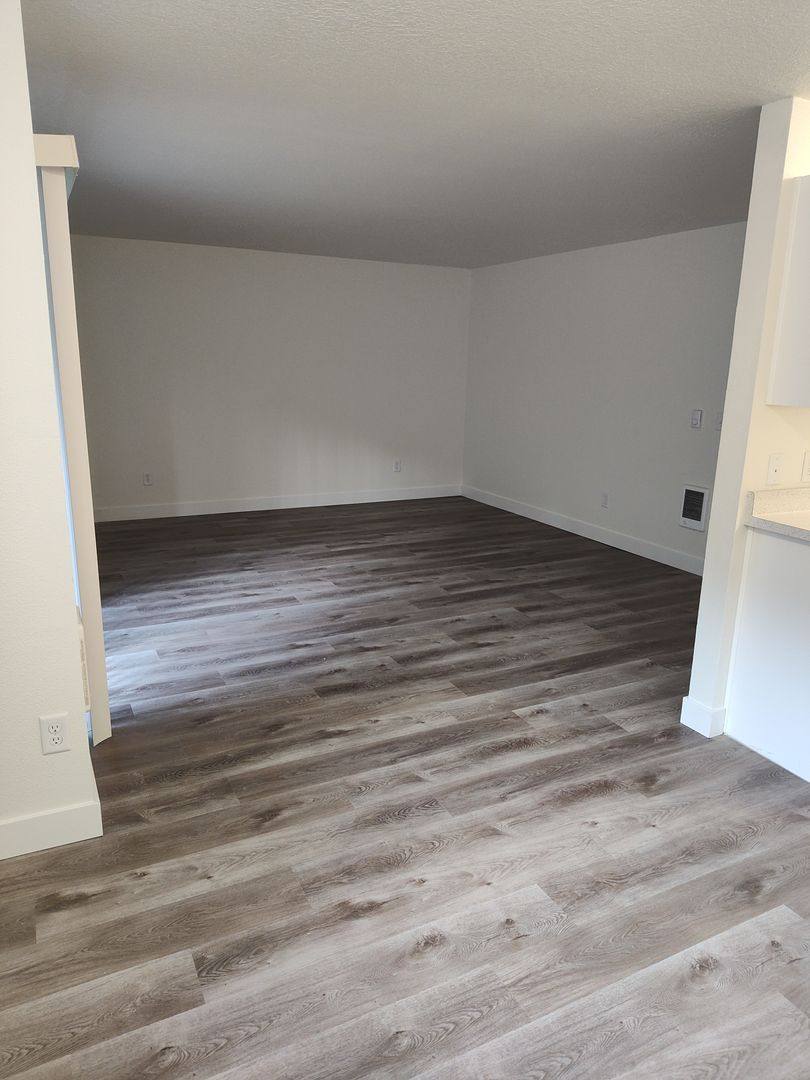 Apartment for rent at 295 Colt Lane, Salem, OR 97301