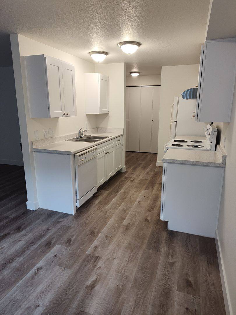Apartment for rent at 295 Colt Lane, Salem, OR 97301