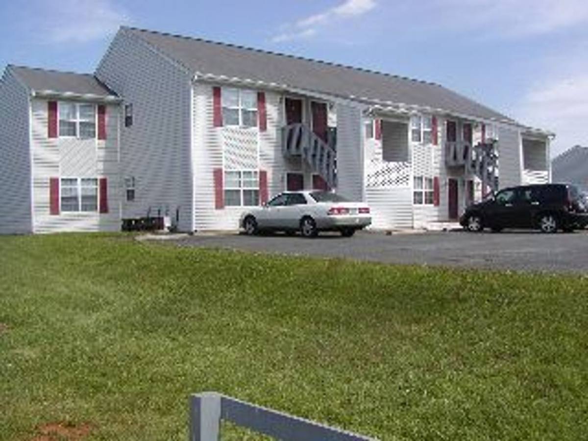 Apartment for rent at 1230 1290 1304 Homestead Garden Court, Forest, VA 24551