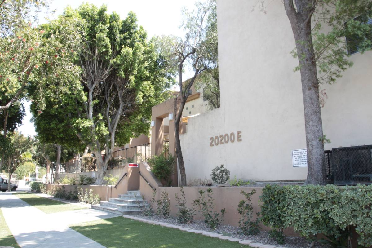 Townhouse for rent at 20200 Cantara St, Winnetka, CA 91306