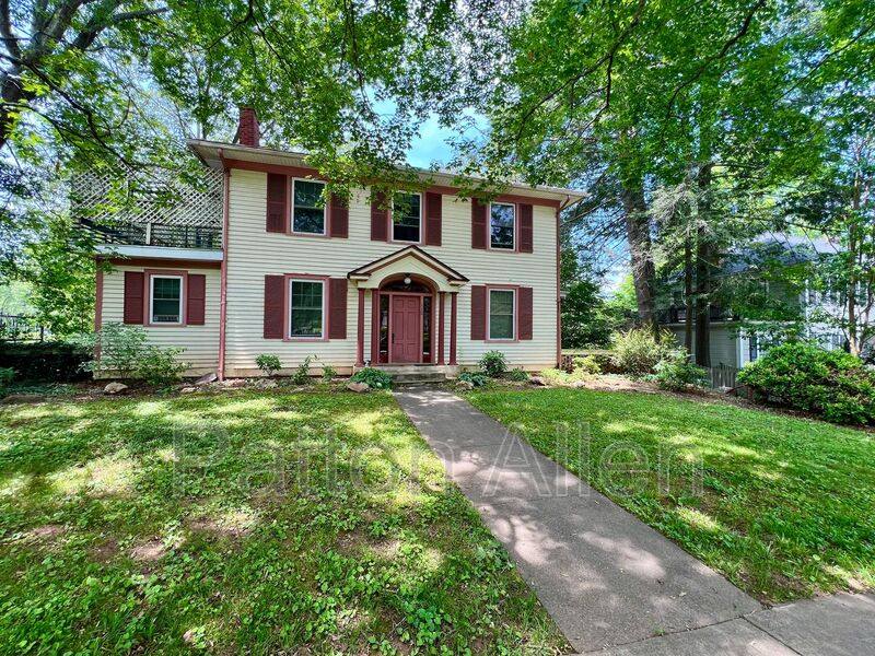 Apartment for rent at 130 Edwin Place #4, Asheville, NC 28801