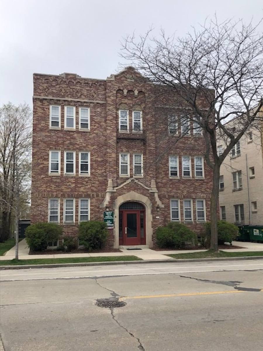 Apartment for rent at 3819 N Oakland Ave, Milwaukee, WI 53211