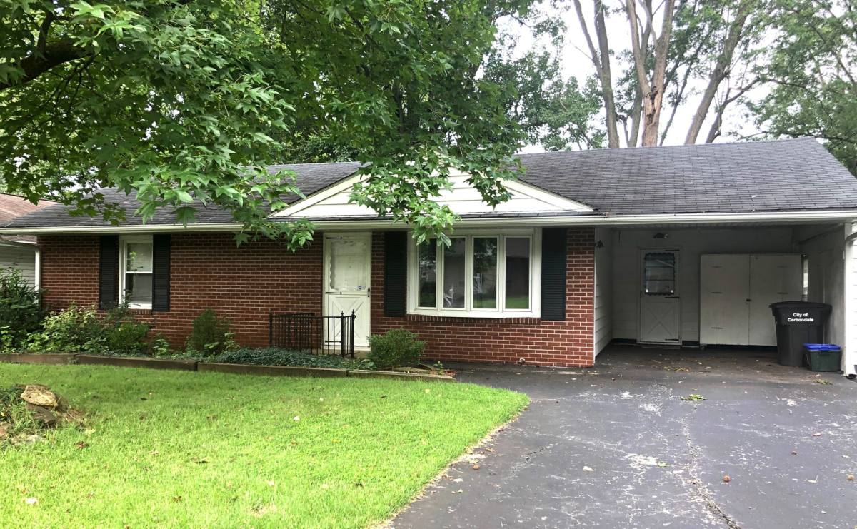 House for rent at 206 S Travelstead Ave, Carbondale, IL 62901
