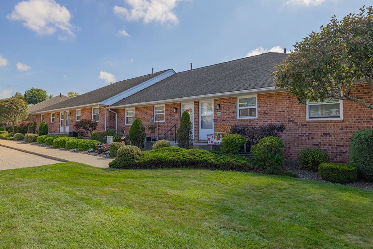 Apartment for rent at 4601 Idyllbrook Village Dr, Erie, PA 16506