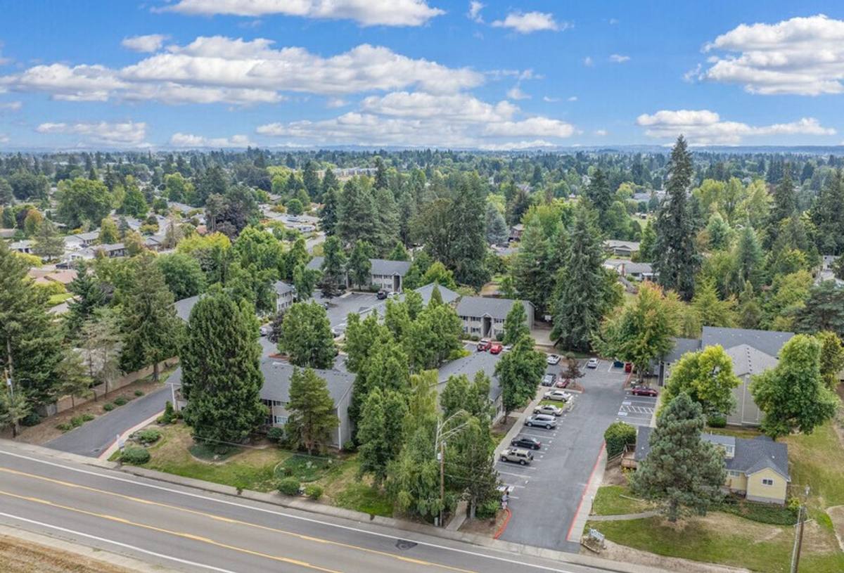 Apartment for rent at 812-898 Lockhaven Dr NE, Salem, OR 97303